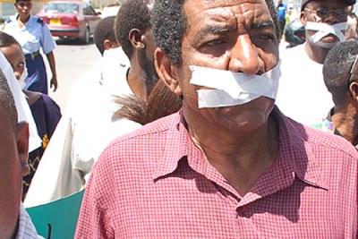 Des journalistes protestant pour la liberté d'expression à Nairobi.