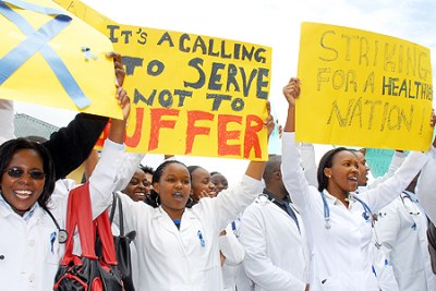 Members of Kenya Medical Practitioners, Pharmacists and Dentists Union during the start of the nationwide strike.