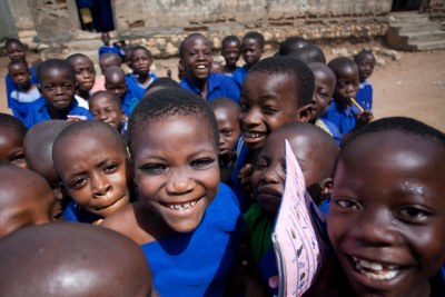 Un groupe d'enfants au Nigeria.