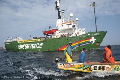 Greenpeace and Senegalese Fishermen Tackle Overfishing.