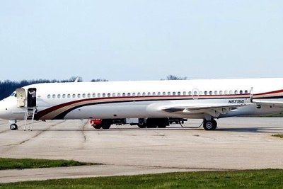 Despite the attempts of the security forces in Swaziland, photographs of the King's new plane were taken.