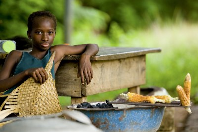 Comme cette jeune fille, nombreux sont les Africains qui scrutent une sécurité alimentaire pérenne pour espérer tirer profit de la croissance attendue dans le continent