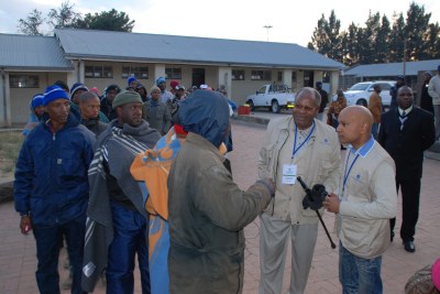 The Chair of Commonwealth observers to Lesotho elections, former Malawi President Dr Bakili Muluzi at a polling station in Maseru Lesotho (file photo).