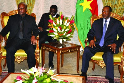 John Dramani Mahama en visite au Burkina Faso.