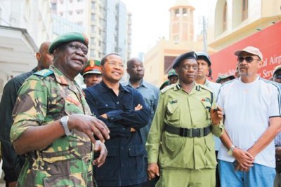Tanzania's Defence Forces Director of Disaster Management Department, Lieutenant-General Sylvester Rioba updates President Jakaya Kikwete on the progress of rescue operations.