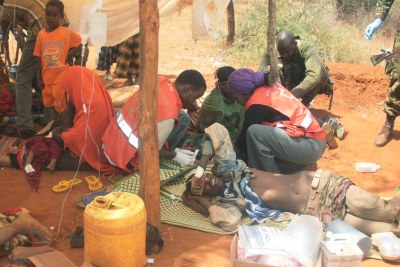 Kenya Red Cross Society personnel assist people injured in retaliatory attacks in Mandera county (file photo).