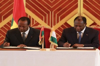 Le Président Ouattara (Côte d’Ivoire, à droite) et le Président Compaoré (Burkina Faso), ont donné un coup d’accélérateur à l’intégration sous - régionale.