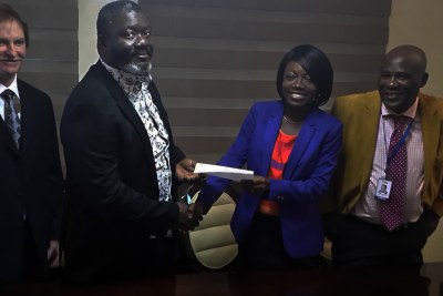 GE signs Waukesha gas engines distributor agreement for Nigeria with IGPES Gas and Power. Pictured Left to Right: Lon Mahan, COO: IGPES Gas and Power; Uzoma Ekpecham, Managing Director/CEO: IGPES Gas and Power; Oluwatoyin Abegunde, Channel Partner Manager: GE’s Distributed Power; Sunny Okpodu, Business Development Manager: IGPES Gas and Power.