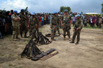 Cérémonie de reddition et désarmement volontaires des ex-combattants FDLR le 28 décembre 2014 à Buleusa au Nord-Kivu