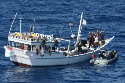 Abordage d’un bateau de pirates au large de la Somalie.
