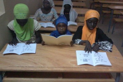 L’éducation de ces filles à Sanar Ouolof et Mbodiene (villages sénégalais) financés grâce à des activités de maraichage.