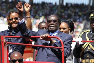 Robert Mugabe and his wife Grace Mugabe (file photo).