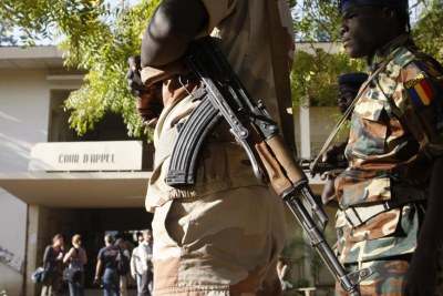 Soldats tchadiens devant le tribunal de Ndjamena (photo d'illustration).