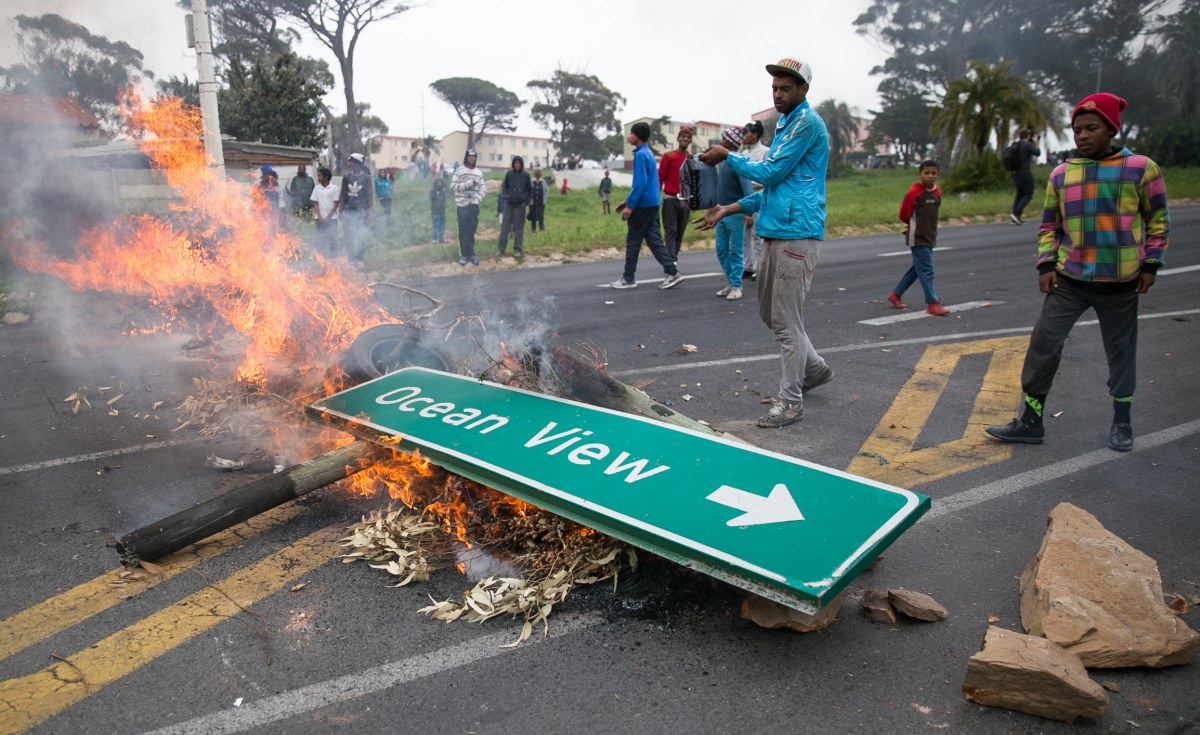 South African Police, Protesters Clash in Ocean View, Cape Town