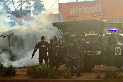 Police officers blocked a meeting Besigye had organised.