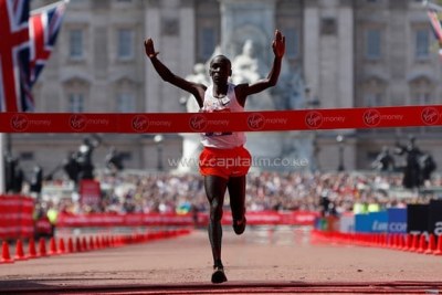 Eliud Kipchoge wins the 2018 London marathon title on April 22, 2018