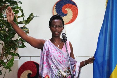 Marie-Chantal Rwakazina takes oath after her election as the new mayor of the City of Kigali.