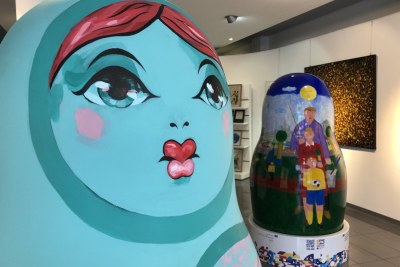 Des poupées de matriochka ont été exposées dans dix villes - y compris au Cap, en Afrique du Sud - dans le cadre de la campagne artistique lancée pour soutenir la candidature russe à l'organisation de l'exposition universelle en 2025.