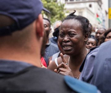 Chaos in Cape Town As Refugees Evicted From City Centre Protest