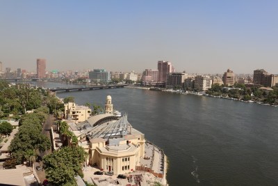 La ville du Caire, traversée par la rivière du Nil