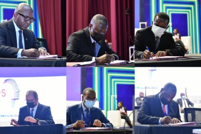 Signature des engagements en vue du développement d'une industrie des minéraux de batteries en République Démocratique du Congo (RDC), le 24 NOvembre 2021 à Kinshasa dans le cadre de la RDC-AFRIQUE Business Forum 2021
