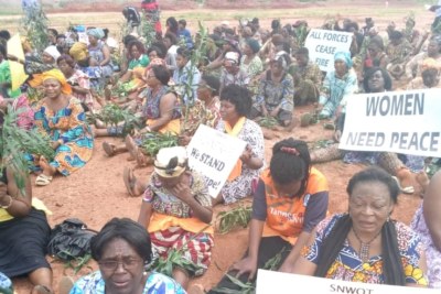 Women demand an end to violence between government forces and armed separatists, in Bamenda, Cameroon, September 7, 2018.