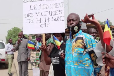 Les victimes du régime de Hissène Habré manifestent le 25 mars 2021 devant le siège de leur association à Ndjamena.  (archives)