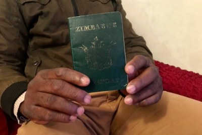 The Zimbabwean Immigration Federation will challenge the decision to scrap the issuing of visa exemption permits to Zimbabweans living in South Africa in court (file photo).