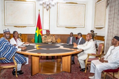 Rencontre tripartite Guinée-Mali-Burkina: à Ouagadougou le 9/02/ 2023.  Les Ministres des AE des 3 pays ont été reçus par le Président Burkinabè. Il a salué cette initiative conjointe dont l’objectif est de mutualiser les réflexions autour des grandes problématiques du moment de Transition
